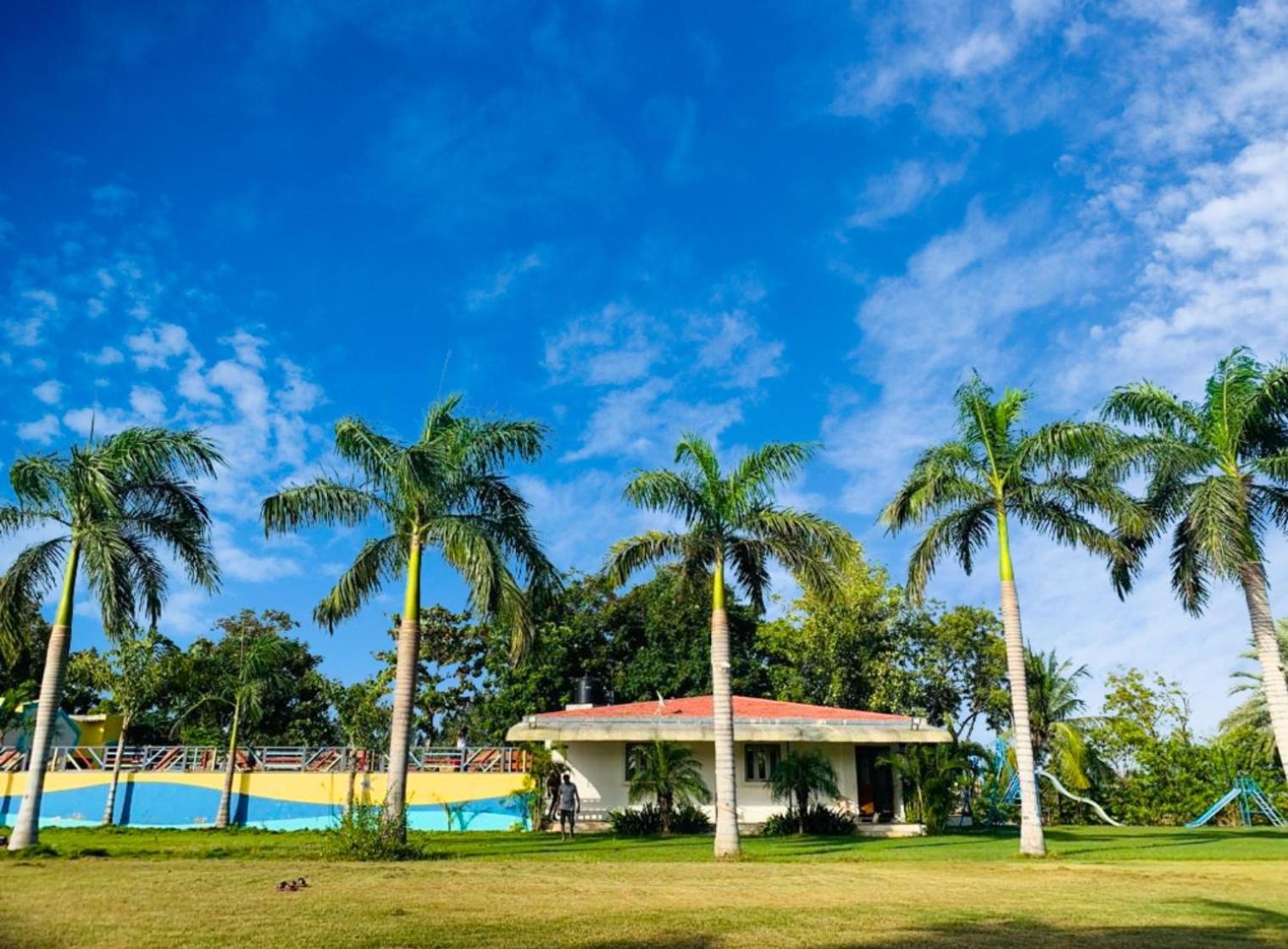 Srk Farm And Resort Anjār Екстериор снимка